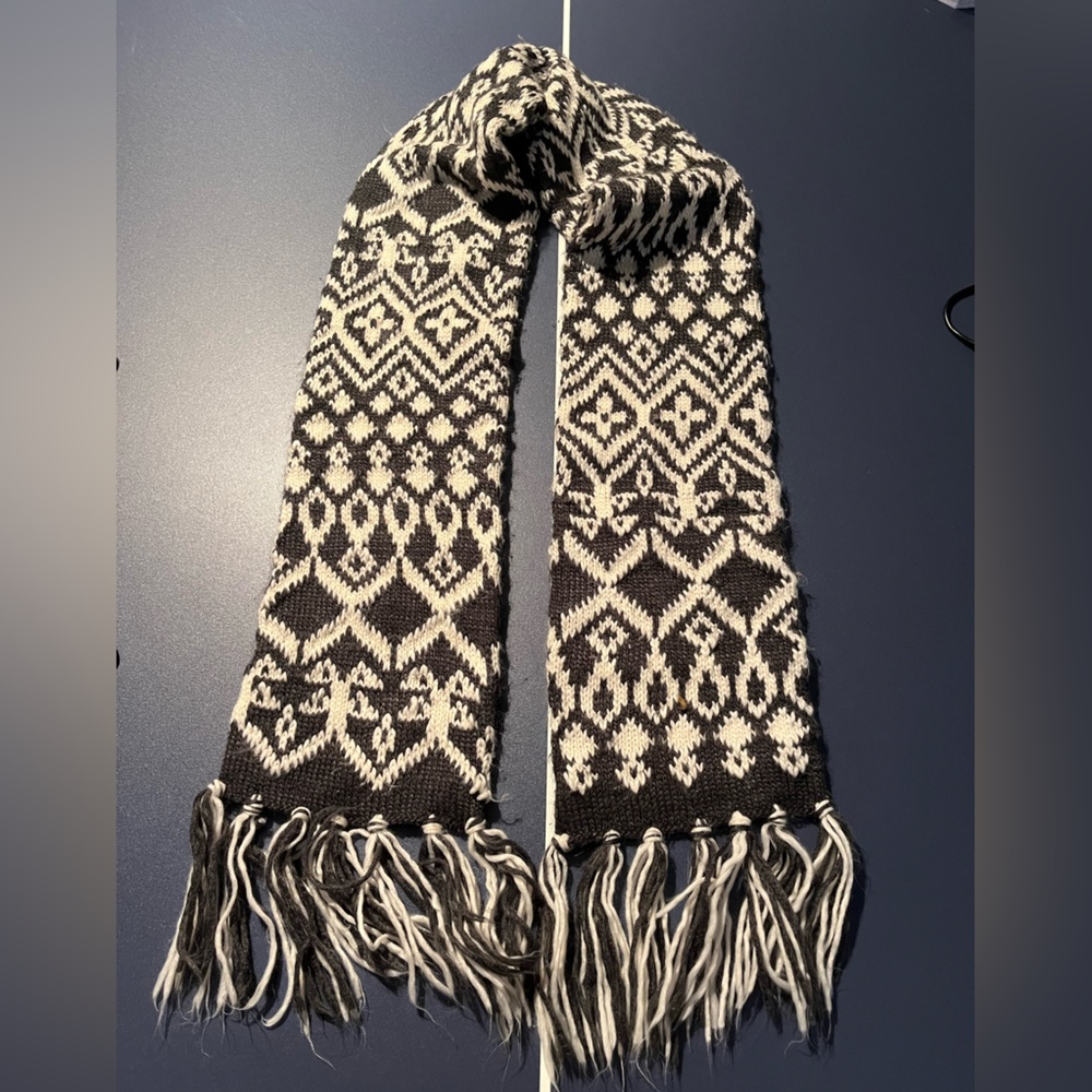 Charcoal grey and White Patterned Scarf